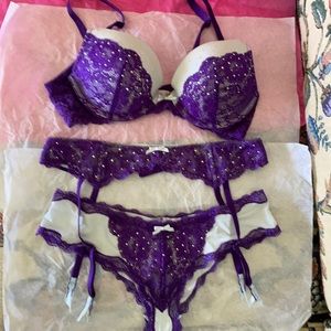Victoria’s Secret DREAM ANGELS Lined Demi Push Up Bra,Garter and Panty
